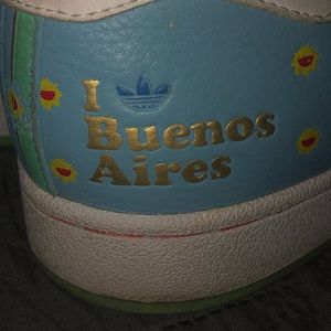 Adidas Superstar shell toe CITY edition..Buenos Aires